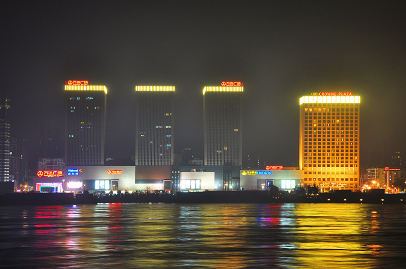 宜(yi)昌(chang)萬(wan)達(da)廣(guang)場